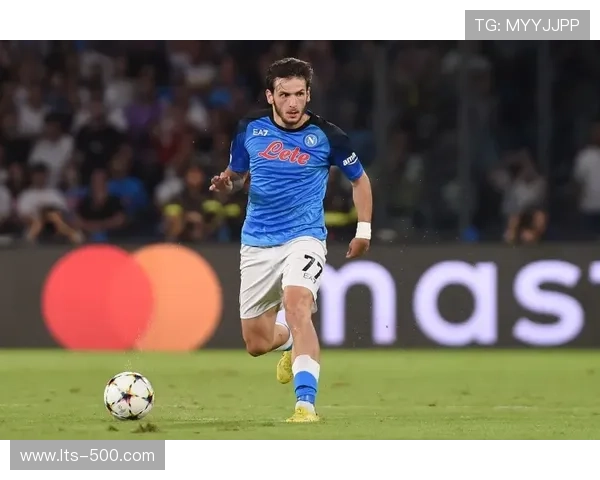 克瓦拉茨赫利亚技术进化：从左路爆点到全能边锋。